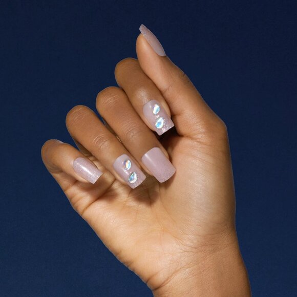 Kiss Gel Fantasy Allure Nails Medium length - Transformation - Picture 3 of 7